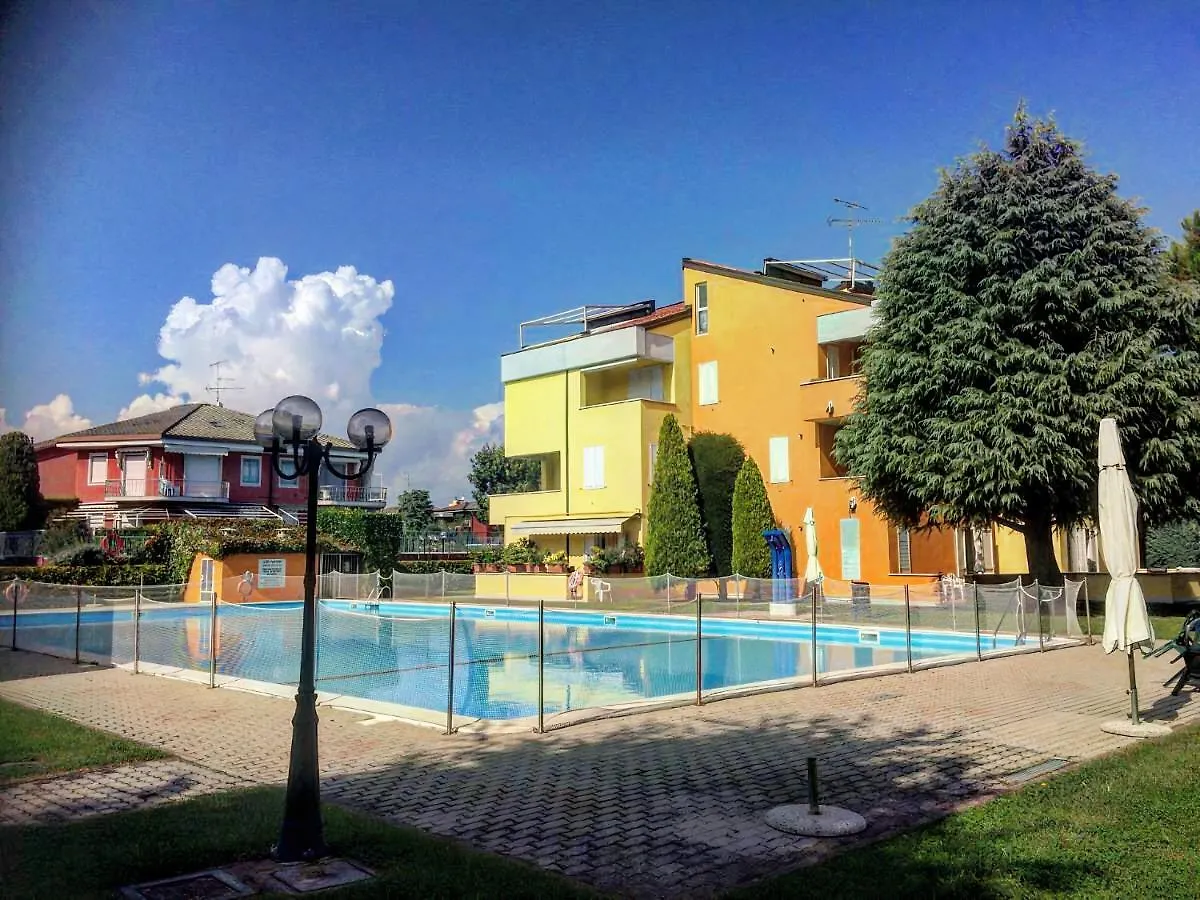 Apt 4 Garden Ville Sirmione location