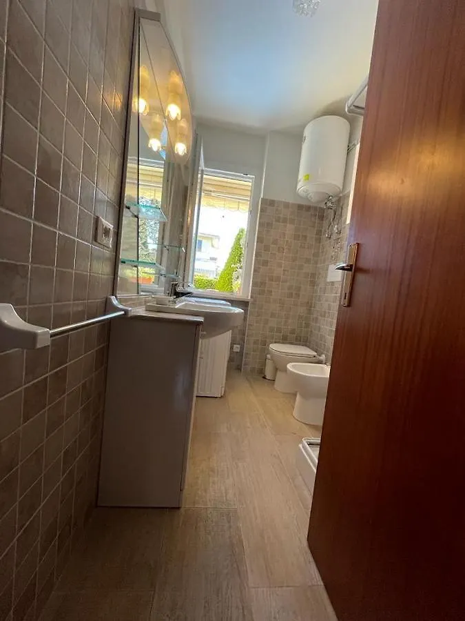 Apartment Apt 4 Garden Ville Sirmione Italy